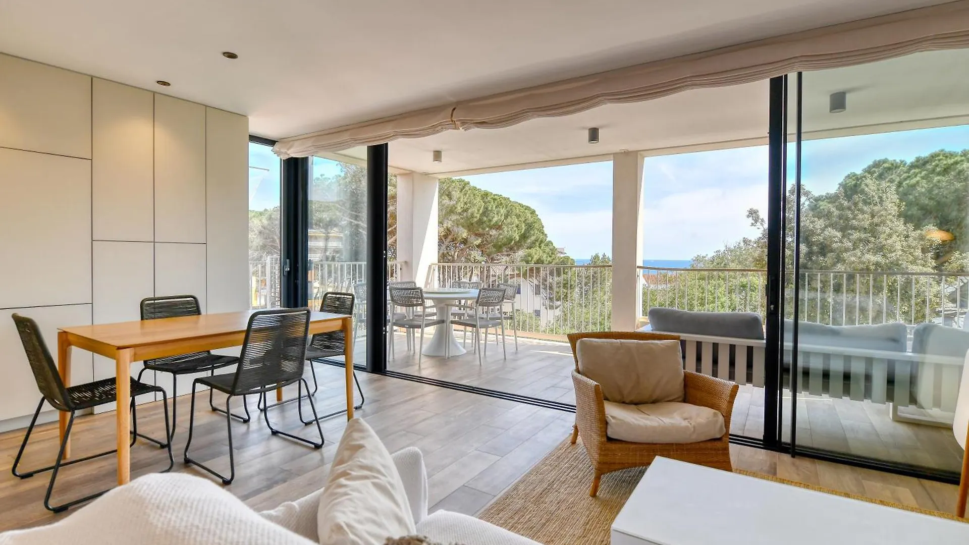 Luxury Central Apartments, Illa Blanca, Calella 칼레냐 데 팔라푸르헬 0*,  스페인
